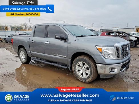Used 2018 Nissan Titan SV image 5