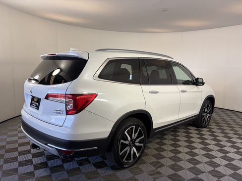 Used 2020 Honda Pilot Touring image 11