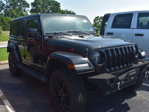 Used 2021 Jeep Wrangler Unlimited Sahara AWD/4WD image 3