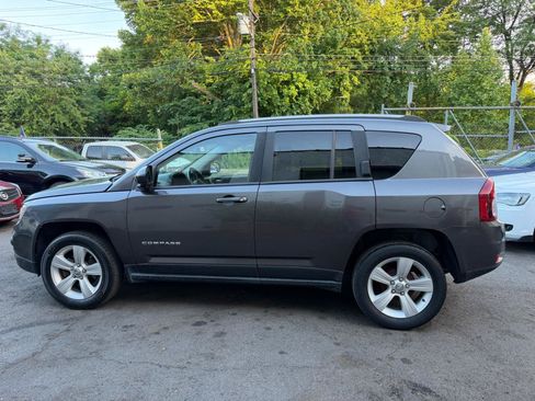 Used 2016 Jeep Compass Latitude FWD image 7