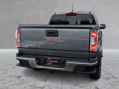 Used 2018 GMC Canyon SLE w/ SLE Convenience Package image 10
