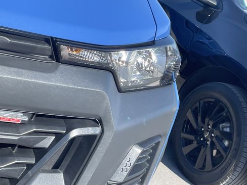 Used 2025 Chevrolet Colorado Trail Boss AWD/4WD image 4