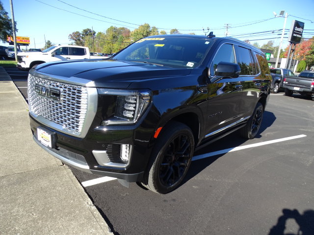 Used 2023 GMC Yukon Denali w/ Advanced Technology Package AWD/4WD image 22