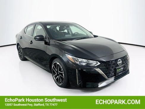 Used 2025 Nissan Sentra SR FWD image 1