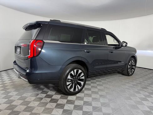 Used 2025 Ford Expedition Platinum w/ Driver's Package AWD/4WD image 7