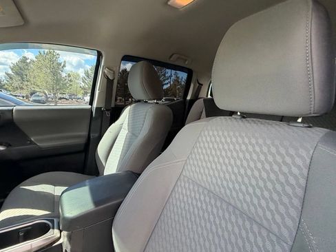 Used 2021 Toyota Tacoma SR5 AWD/4WD image 21