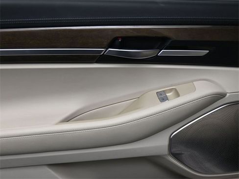 Used 2018 Genesis G90 3.3T Premium image 12