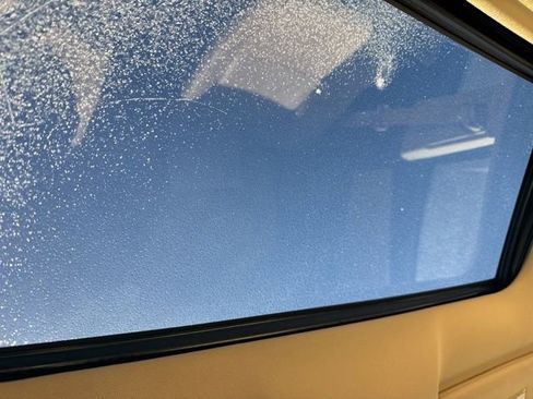 Used 2013 Toyota Avalon Limited image 31