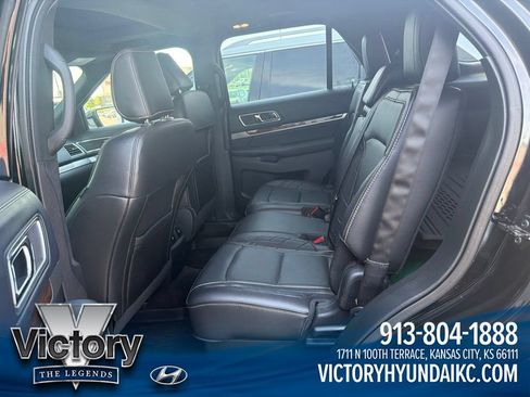 Used 2018 Ford Explorer Platinum AWD/4WD image 8