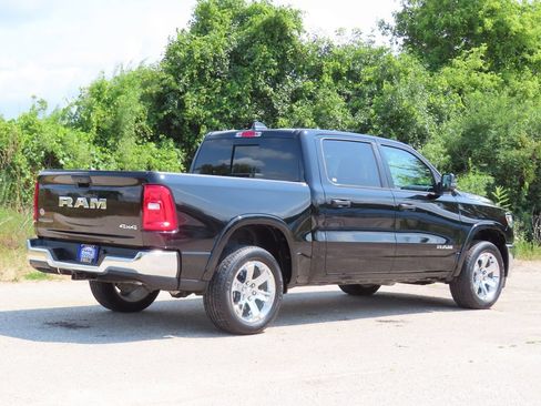 Used 2025 RAM 1500 Big Horn AWD/4WD image 3
