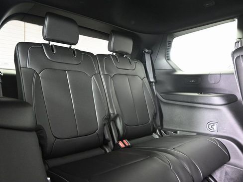 New 2026 Jeep Grand Cherokee L Limited AWD/4WD image 17