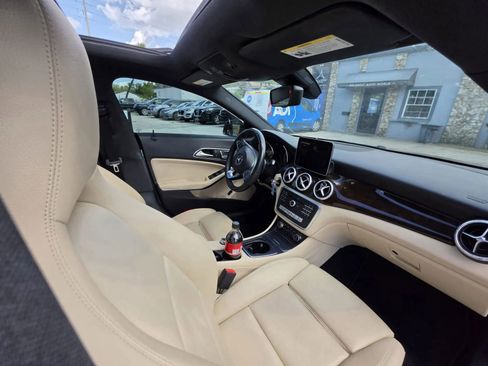Used 2018 Mercedes-Benz CLA 250 4MATIC w/ Premium Package image 9