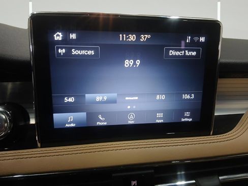 Used 2021 Lincoln Corsair Reserve image 11