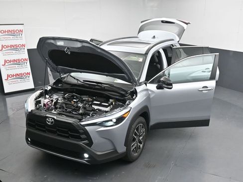 Used 2026 Toyota Corolla Cross XLE image 42