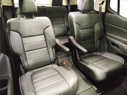 Used 2022 GMC Acadia Denali w/ Denali Ultimate Package image 11