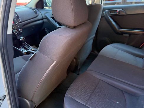 Used 2011 Kia Forte EX FWD image 17