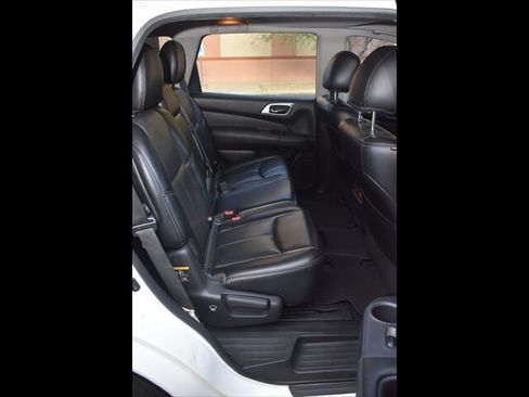 Used 2016 Nissan Pathfinder Platinum w/ Cargo Package FWD image 28