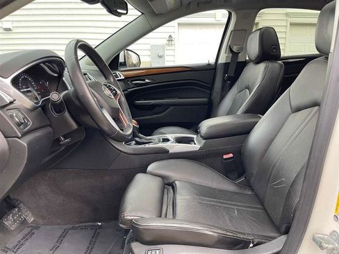 Used 2013 Cadillac SRX Luxury image 12