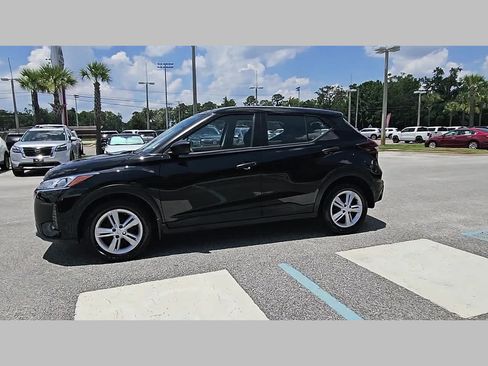 Used 2025 Nissan Kicks Play S FWD image 24