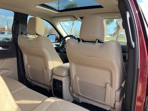 Used 2022 Dodge Durango SXT w/ Anodized Platinum Package image 15