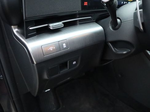 Used 2024 Hyundai Kona SEL image 25