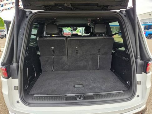 Used 2023 Jeep Wagoneer Series II AWD/4WD image 17