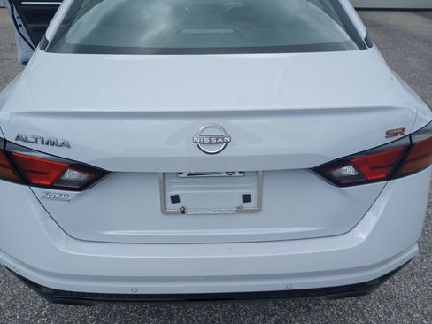 New 2025 Nissan Altima 2.5 SR image 14