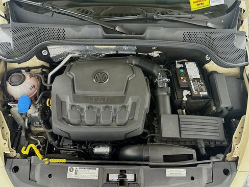 Used 2019 Volkswagen Beetle 2.0T SE image 30