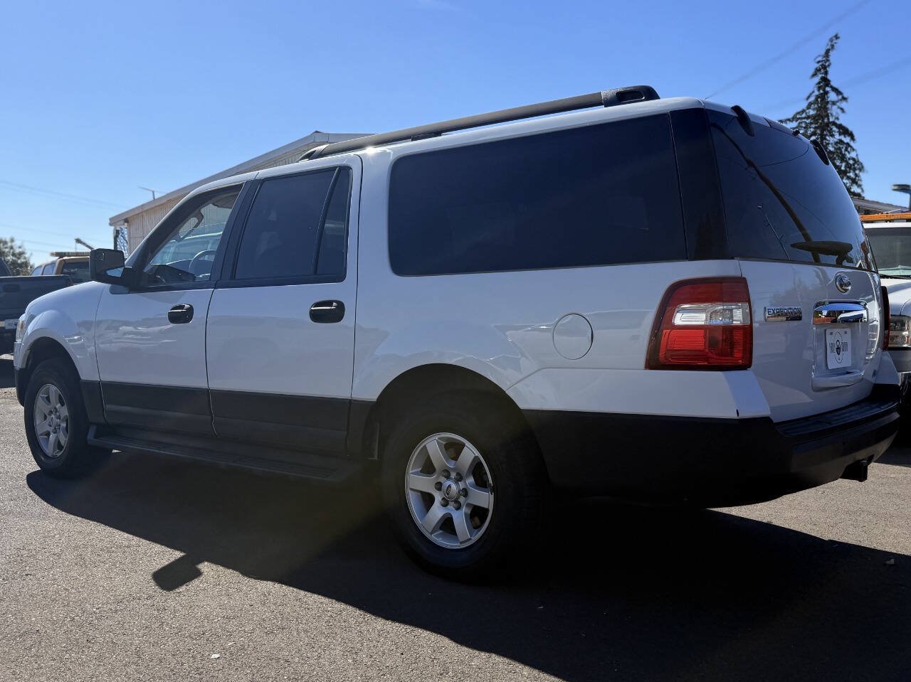 Used 2014 Ford Expedition EL XL AWD/4WD image 6