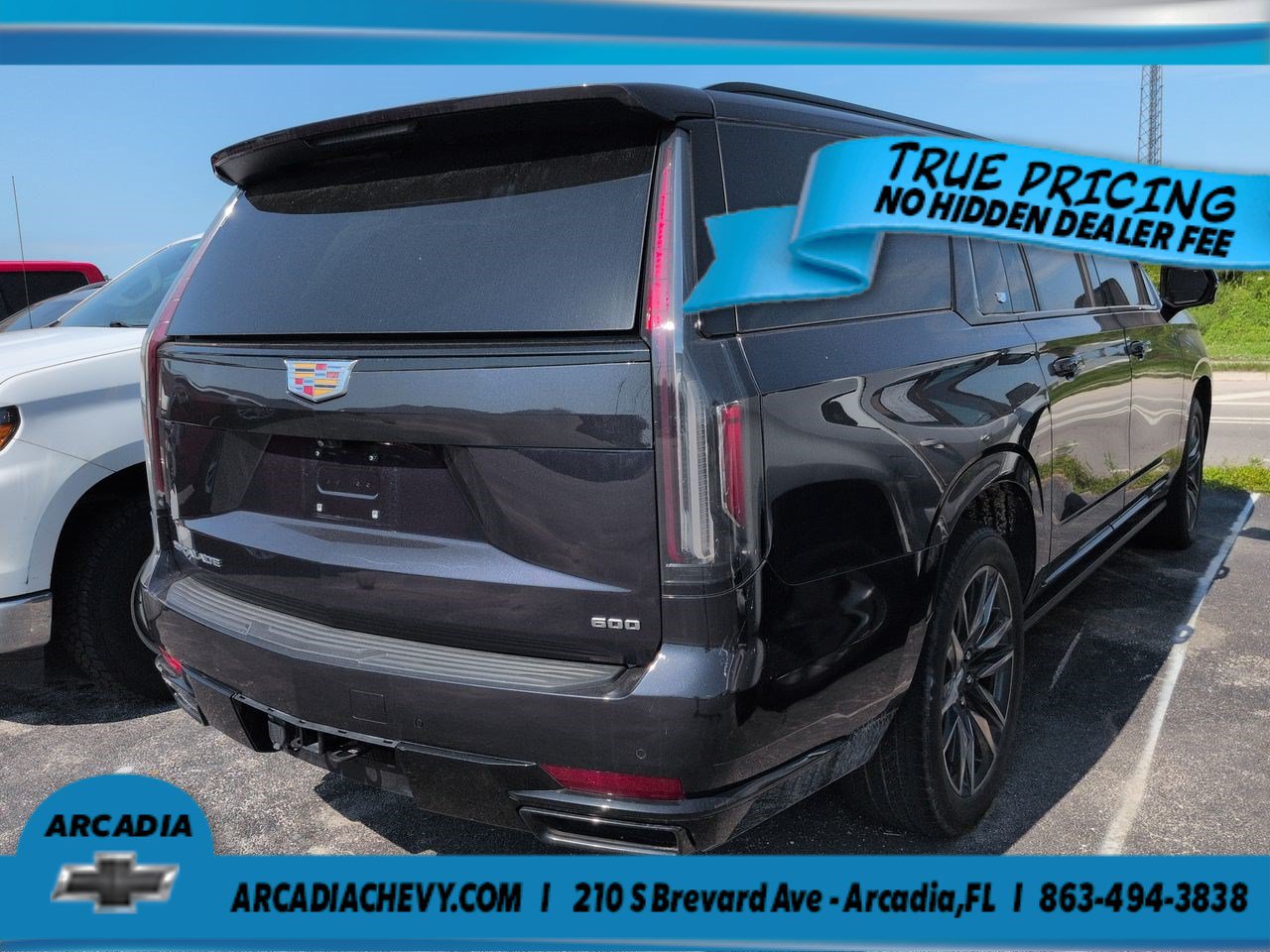Used 2024 Cadillac Escalade ESV Sport Platinum AWD/4WD image 3