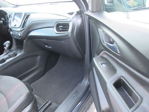 Used 2022 Chevrolet Equinox RS image 19