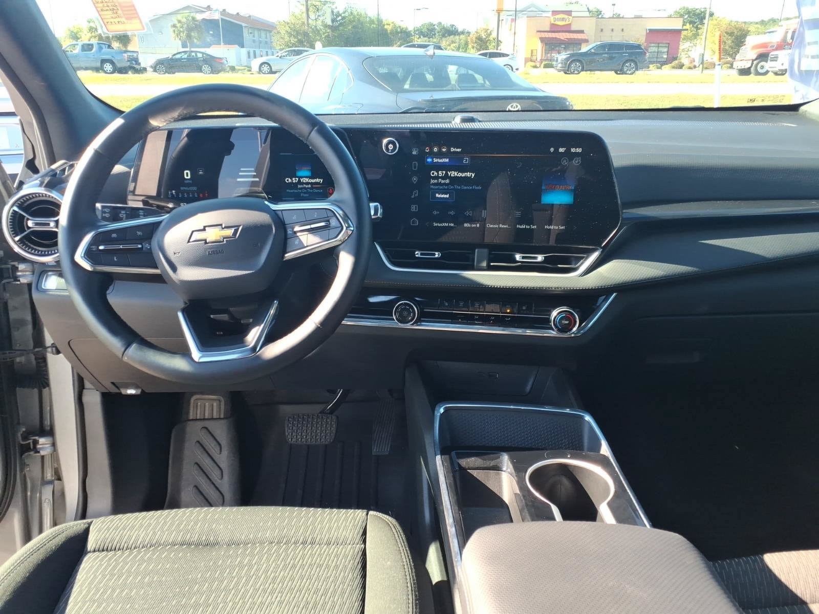 Used 2025 Chevrolet Equinox LT FWD image 13