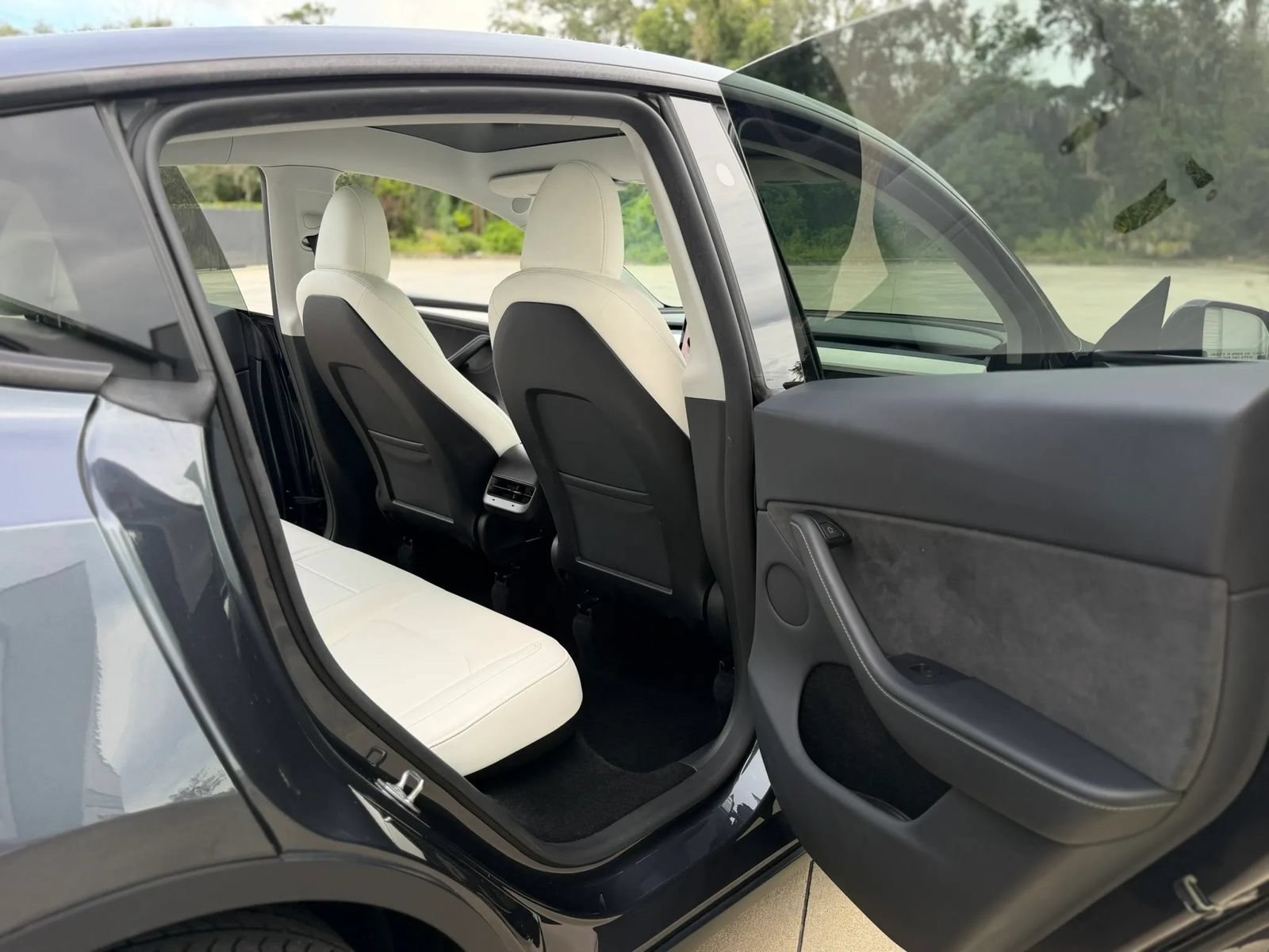Used 2024 Tesla Model Y Long Range RWD image 20