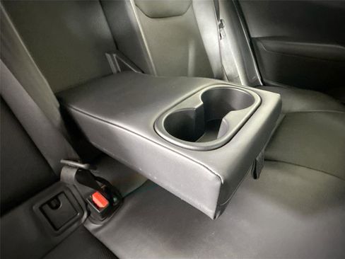 Used 2025 Toyota Prius XSE Premium image 42