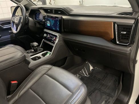 Used 2025 GMC Sierra 1500 Denali AWD/4WD image 24