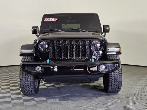 Used 2023 Jeep Wrangler Unlimited Sahara AWD/4WD image 2