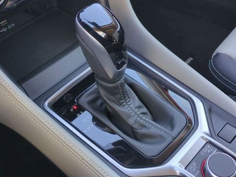 Certified 2022 Subaru Forester Limited image 33