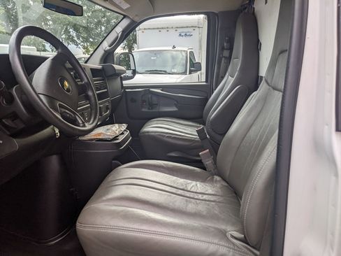 Used 2015 Chevrolet Express 2500 image 16