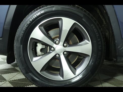 Used 2021 Jeep Cherokee Limited image 13