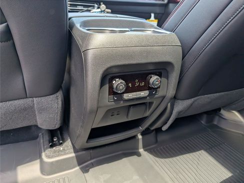 New 2026 Chevrolet Traverse RS FWD image 32