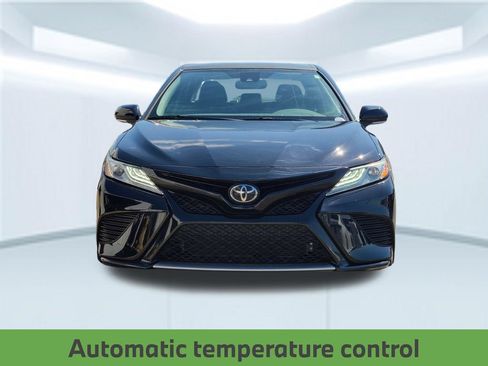 Used 2020 Toyota Camry XSE FWD image 11