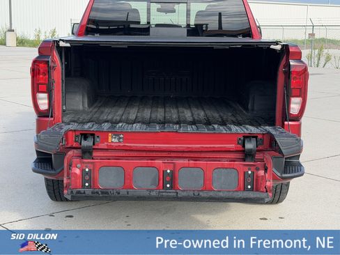 Certified 2022 GMC Sierra 1500 Elevation w/ Elevation Premium Package AWD/4WD image 6