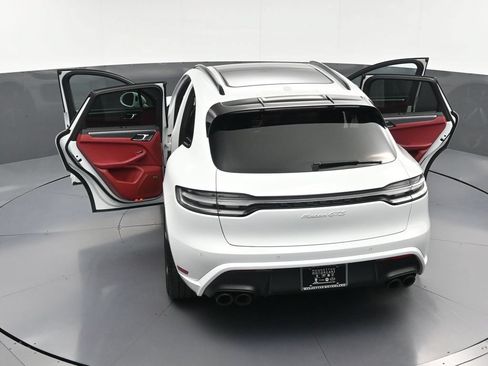 Certified 2022 Porsche Macan GTS AWD/4WD image 35