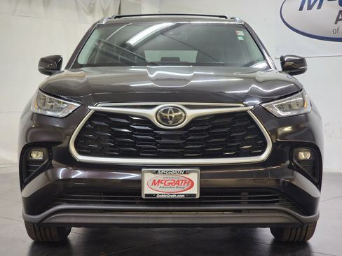 Used 2020 Toyota Highlander XLE AWD/4WD image 12