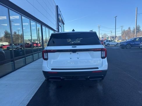 Used 2025 Ford Explorer ST-Line w/ Premium Package image 4