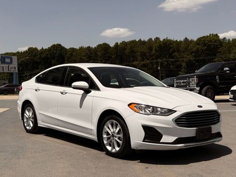 Used 2020 Ford Fusion SE FWD image 5