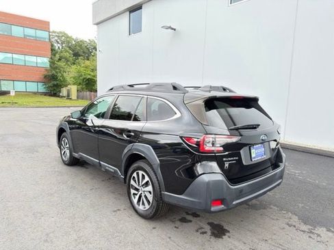 Used 2023 Subaru Outback Premium AWD/4WD image 11