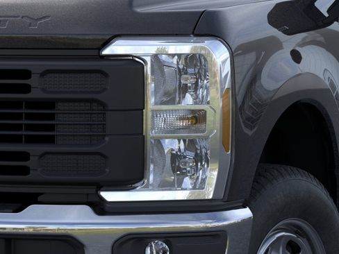 New 2026 Ford F250 XL AWD/4WD image 18