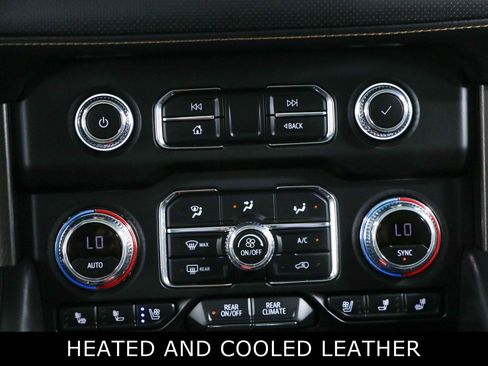 Used 2023 GMC Yukon AT4 w/ Technology Package AWD/4WD image 21