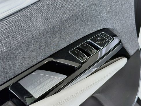 Used 2025 Cadillac Escalade Sport Platinum AWD/4WD image 24